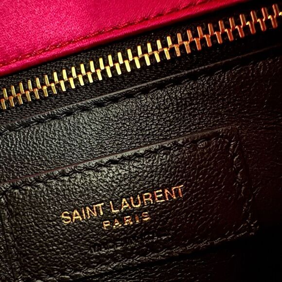Brand new Saint Laurent
Sade Puffer Satin Envelope Clutch - Picture 4 of 12